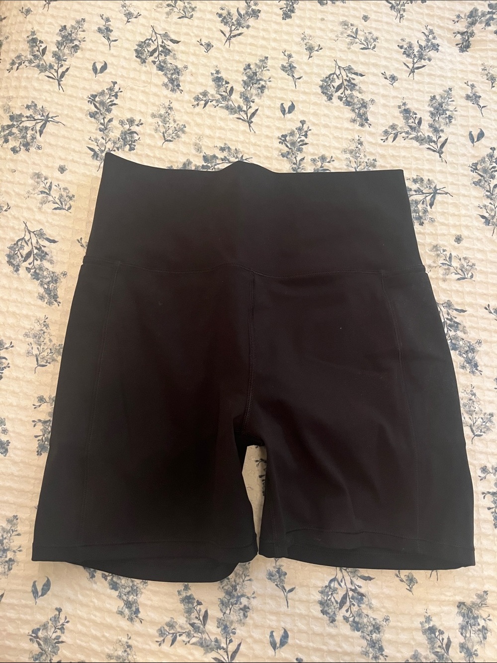 Vuori High-Rise Black Bike Shorts with pockets